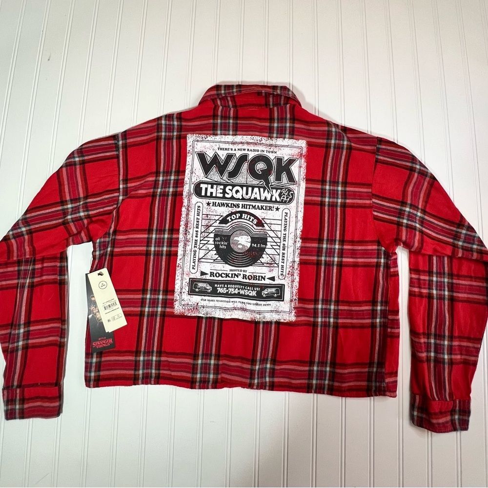 Stranger Things Women's M 8-10 Red Plaid Crop WSQK Shirt